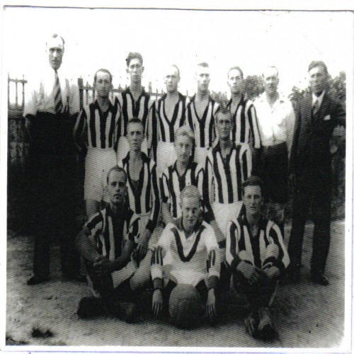 1932